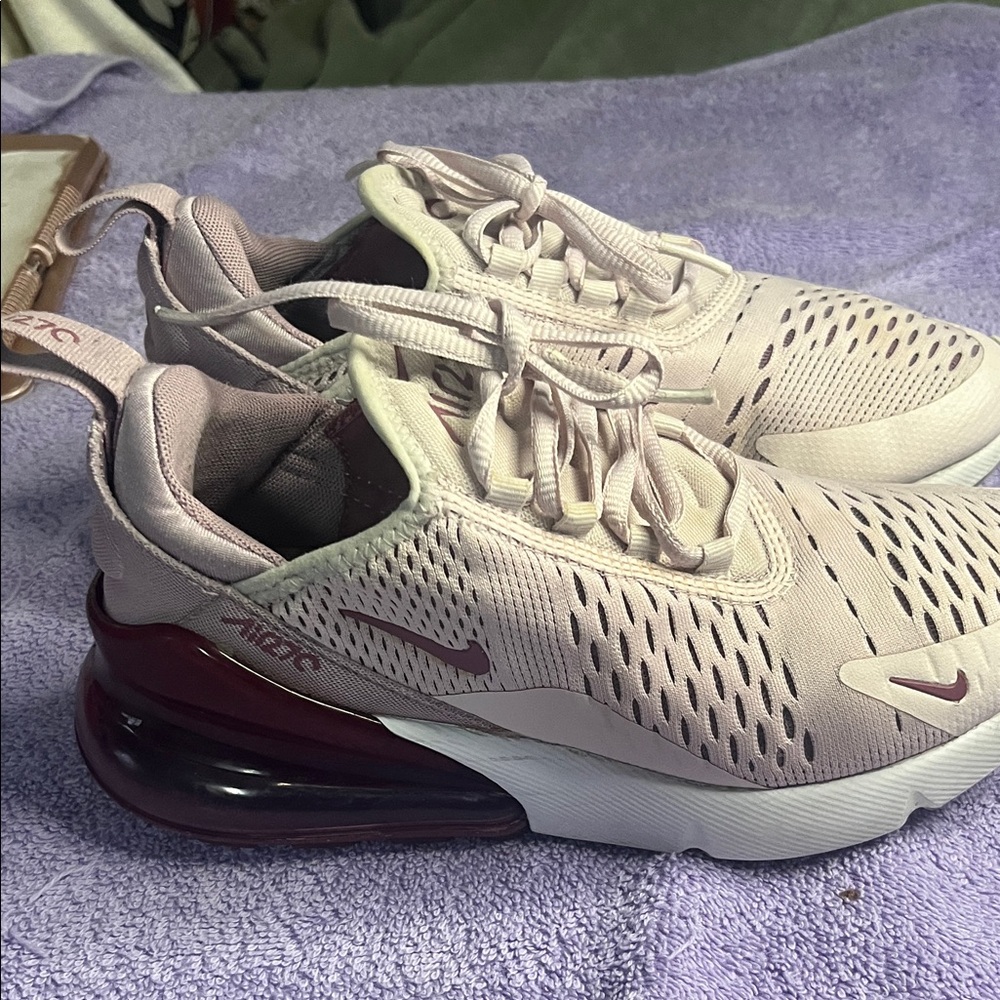 Nike Women's Sneakers in Light Pink and Burgundy
